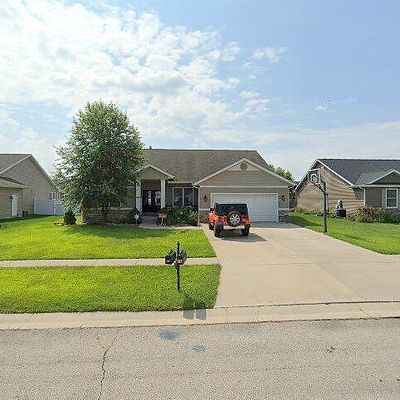 312 Hershiser Ln, Chatham, IL 62629