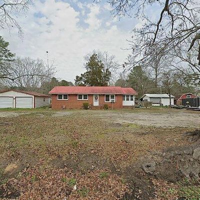 312 Raleigh Rd, Wallace, NC 28466