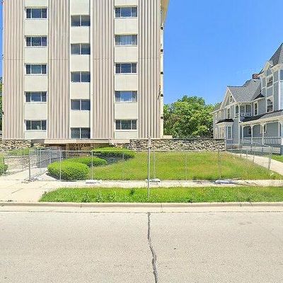 315 N West Ave #203, Waukesha, WI 53186