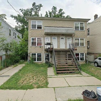 32 Pine St, Staten Island, NY 10301