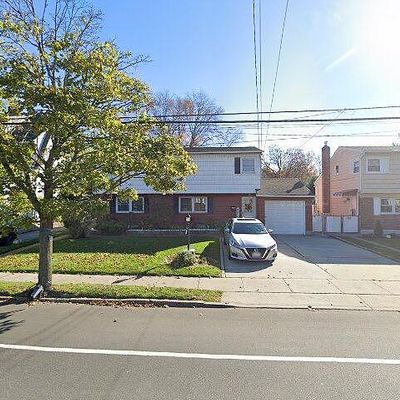 320 Broadway, Lynbrook, NY 11563