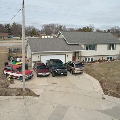 320 7 Th St, Perry, IA 50220