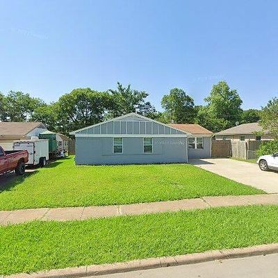 321 E Cober Dr, Grand Prairie, TX 75051