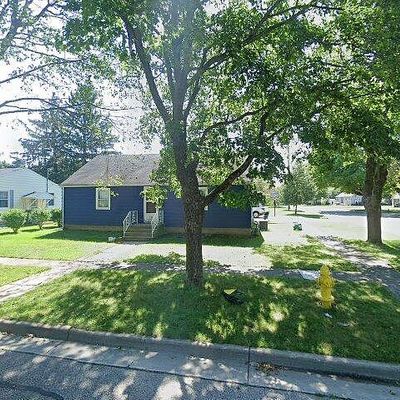 322 Haskins St, Lake Geneva, WI 53147