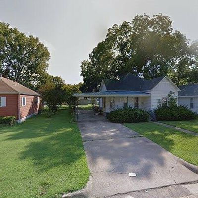 322 W Parker Ave, Chaffee, MO 63740