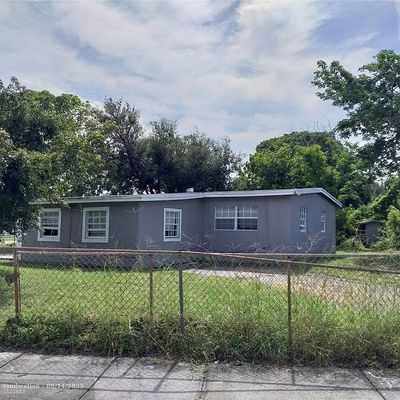 3220 Nw 2 Nd St, Lauderhill, FL 33311