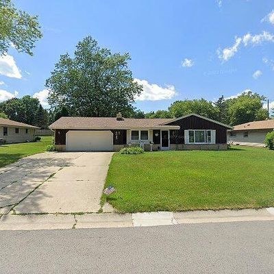 4035 S Adell Ave, New Berlin, WI 53151