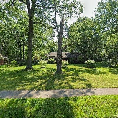 4053 Canterbury Rd, North Olmsted, OH 44070