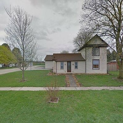 409 N Walnut Ave, Forreston, IL 61030