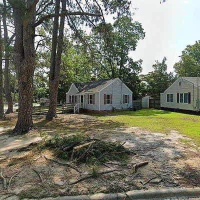 416 Greenview Dr, Greenville, NC 27834