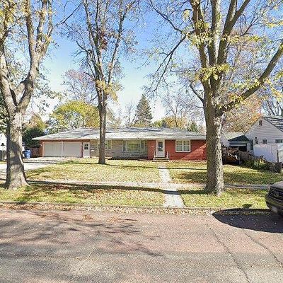 418 N Park St, Watertown, SD 57201