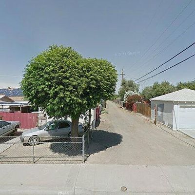 421 E San Joaquin St, Avenal, CA 93204