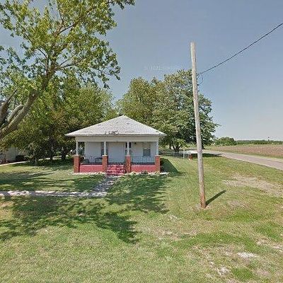 421 E Washington St, Mendon, IL 62351