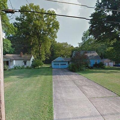 4287 Lake Rd, Youngstown, OH 44511