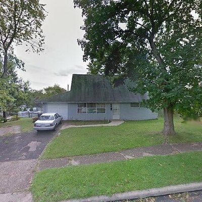 43 Camellia Rd, Levittown, PA 19057
