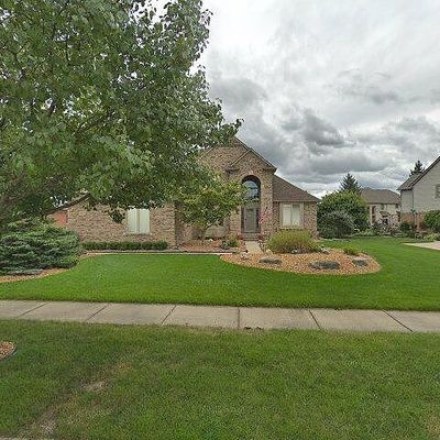 43602 Vintage Oaks Dr, Sterling Heights, MI 48314