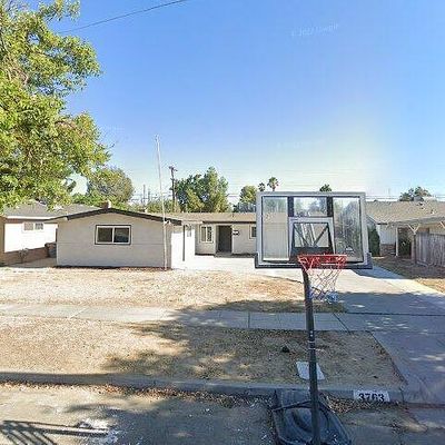 3763 E Swift Ave, Fresno, CA 93726