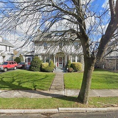 377 Lombardy Rd, Drexel Hill, PA 19026