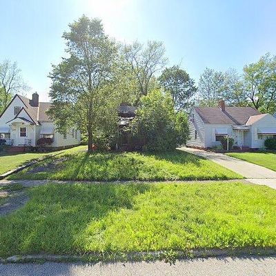 3796 Lee Heights Blvd, Cleveland, OH 44128
