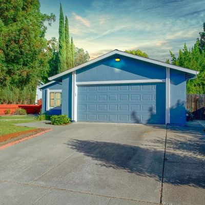 382 Yellowstone Dr, Vacaville, CA 95687