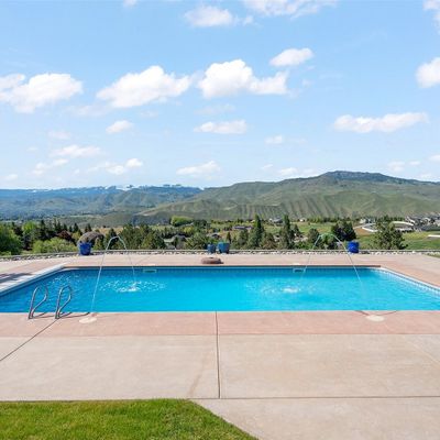 3885 Knowles Rd, Wenatchee, WA 98801