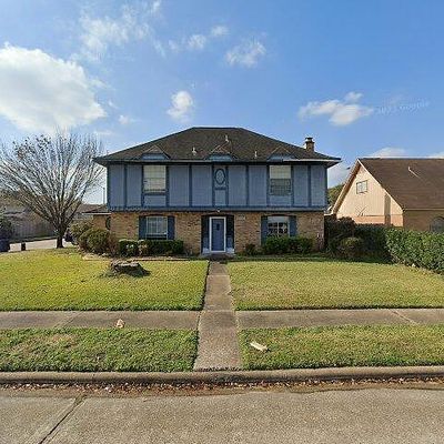 3942 Willowview Dr, Pasadena, TX 77504