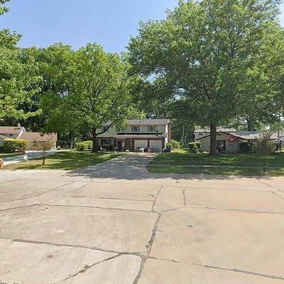 3941 Pine Cir, North Olmsted, OH 44070