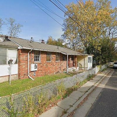 40 N Shore St, Keansburg, NJ 07734