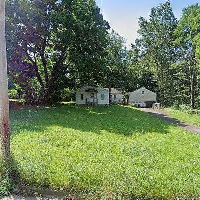 4011 Burkey Rd, Youngstown, OH 44515