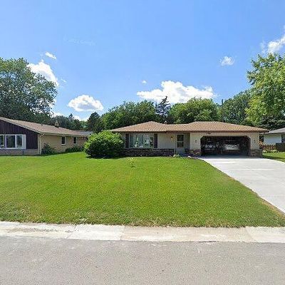 4015 S Adell Ave, New Berlin, WI 53151