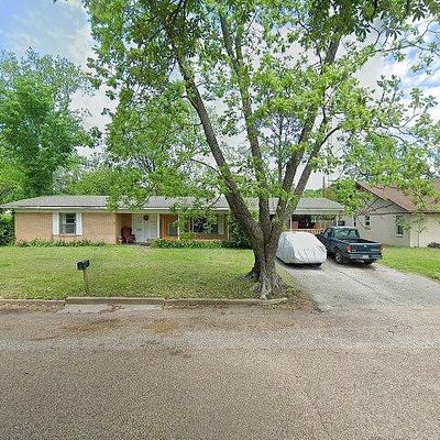 403 E Calvert St, Troup, TX 75789