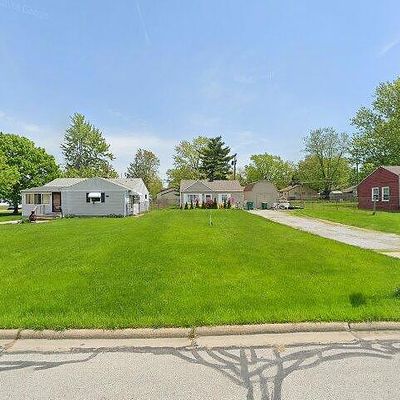 4967 Forest Rd, Mentor, OH 44060