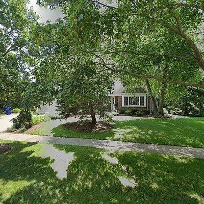 505 Prince Edward Rd, Glen Ellyn, IL 60137