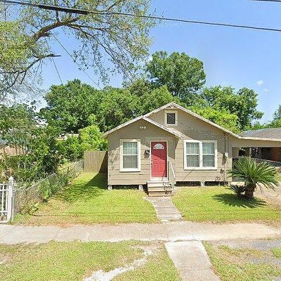 507 S Young St, Abbeville, LA 70510