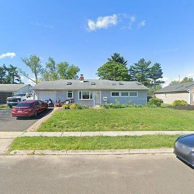 51 Friendly Ln, Levittown, PA 19055