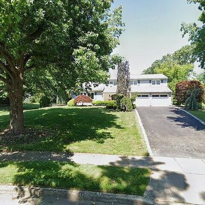 51 Heritage Dr, Freehold, NJ 07728