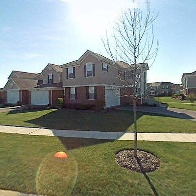 513 Legend Ln, Mchenry, IL 60050