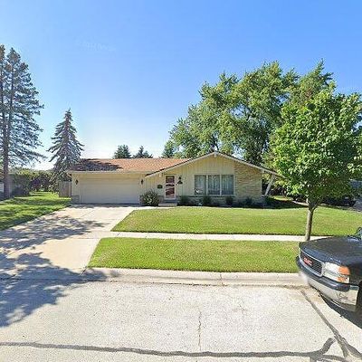 5131 Maplewood Dr, Greendale, WI 53129