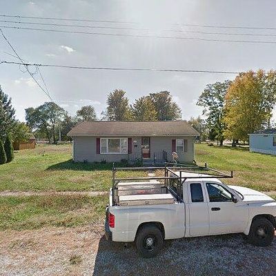 520 W Clay St, Roodhouse, IL 62082