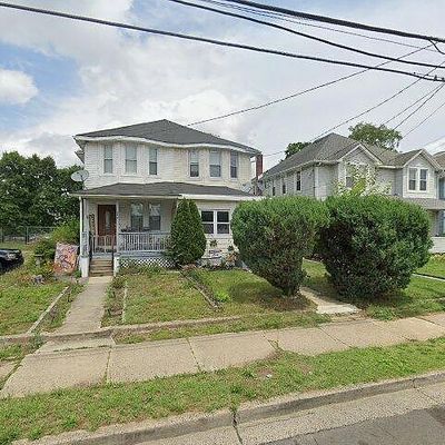 521 Bridgeboro St, Riverside, NJ 08075