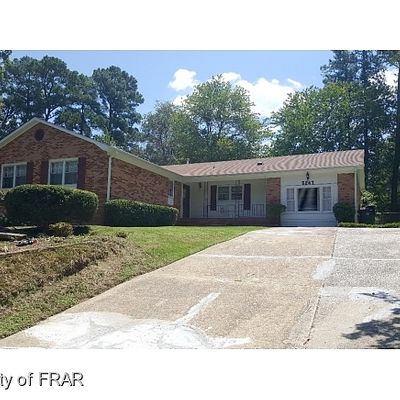 5247 Covenwood Dr, Fayetteville, NC 28303
