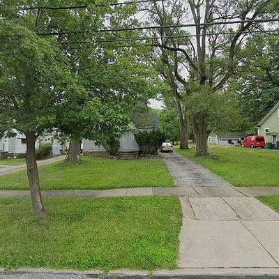 5245 Theodore St, Maple Heights, OH 44137
