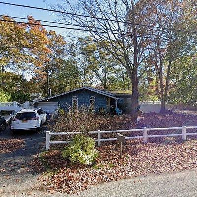 53 Fulton Ave, Mastic, NY 11950