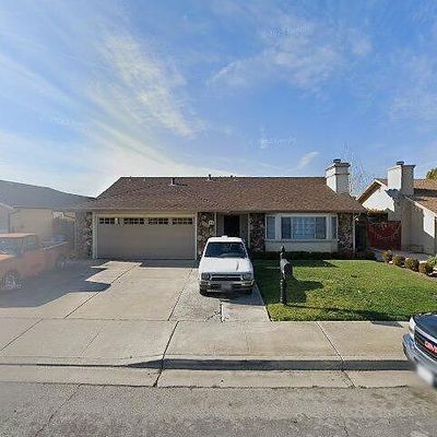 530 Clearview Dr, Hollister, CA 95023