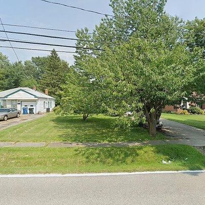 5407 Porter Rd, North Olmsted, OH 44070