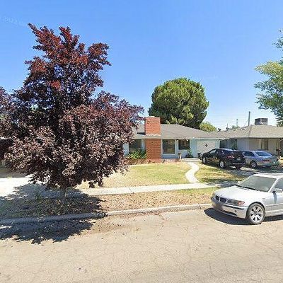 4559 E Cambridge Ave, Fresno, CA 93703