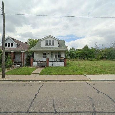 4619 Alter Rd, Detroit, MI 48215