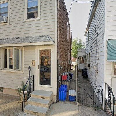 4624 Emery St, Philadelphia, PA 19137