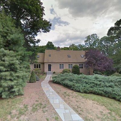 47 Cornwall Ln, Guilford, CT 06437