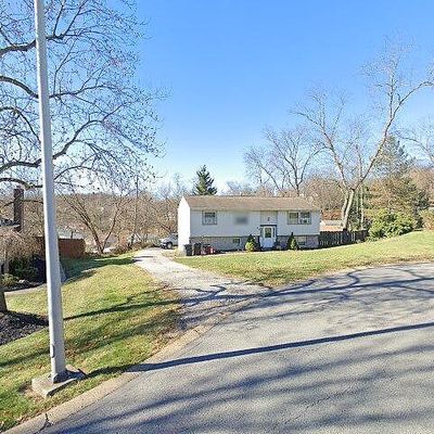 47 Woodbridge Dr, Bethel Park, PA 15102